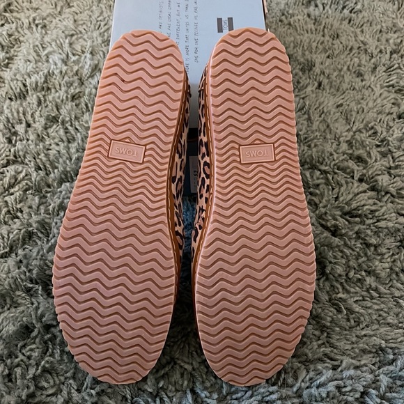 Leopard Toms Shoes - Picture 6 of 6